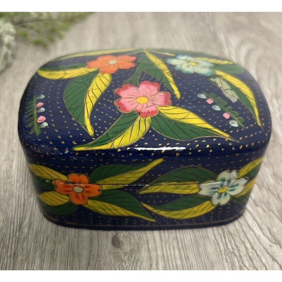 Vintage India Hand Painted Lacquered Paper Mache Lidded Trinket Box Blue Floral - Picture 4 of 12